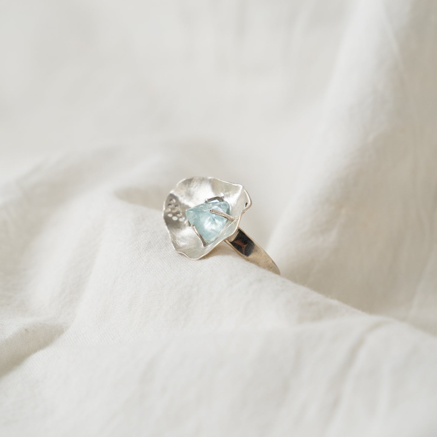 Handcrafted raw Aquamarine Ring in Sterling Silver – Ocean-Inspired Jewelry