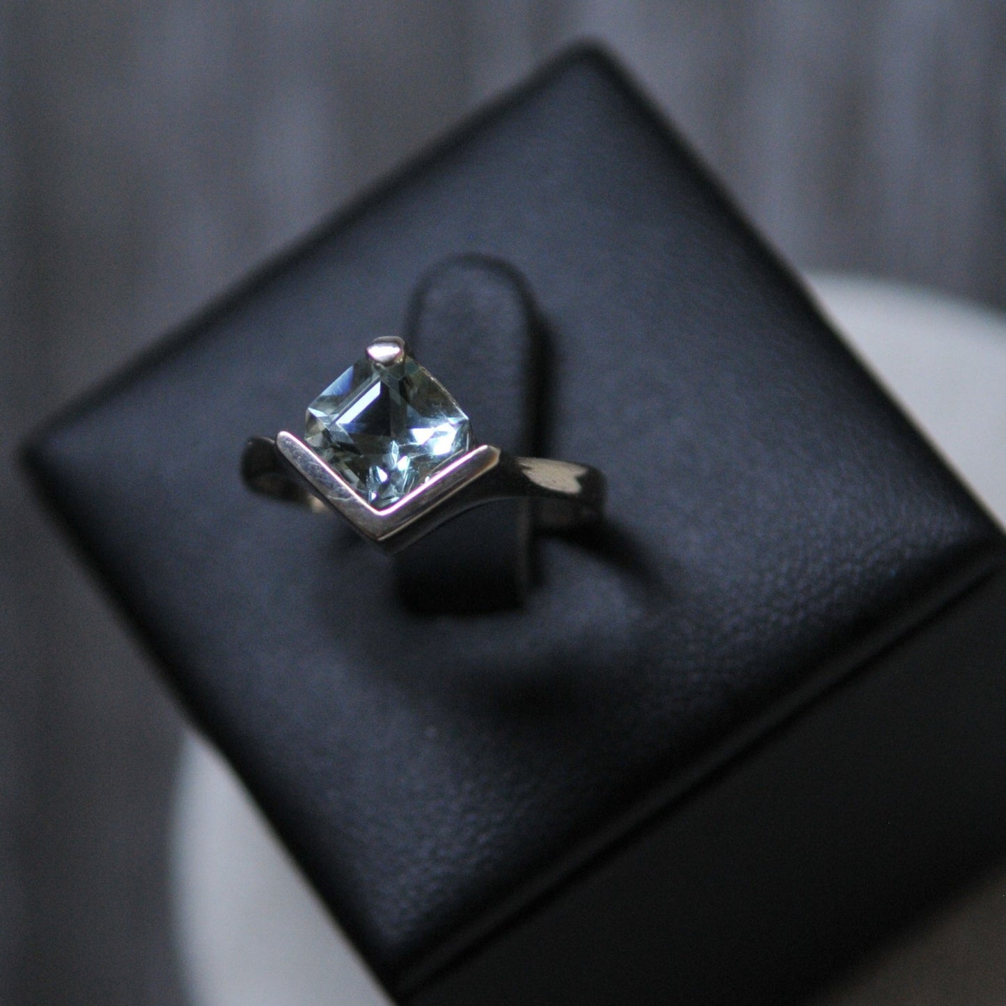 white gold aquamarine ring