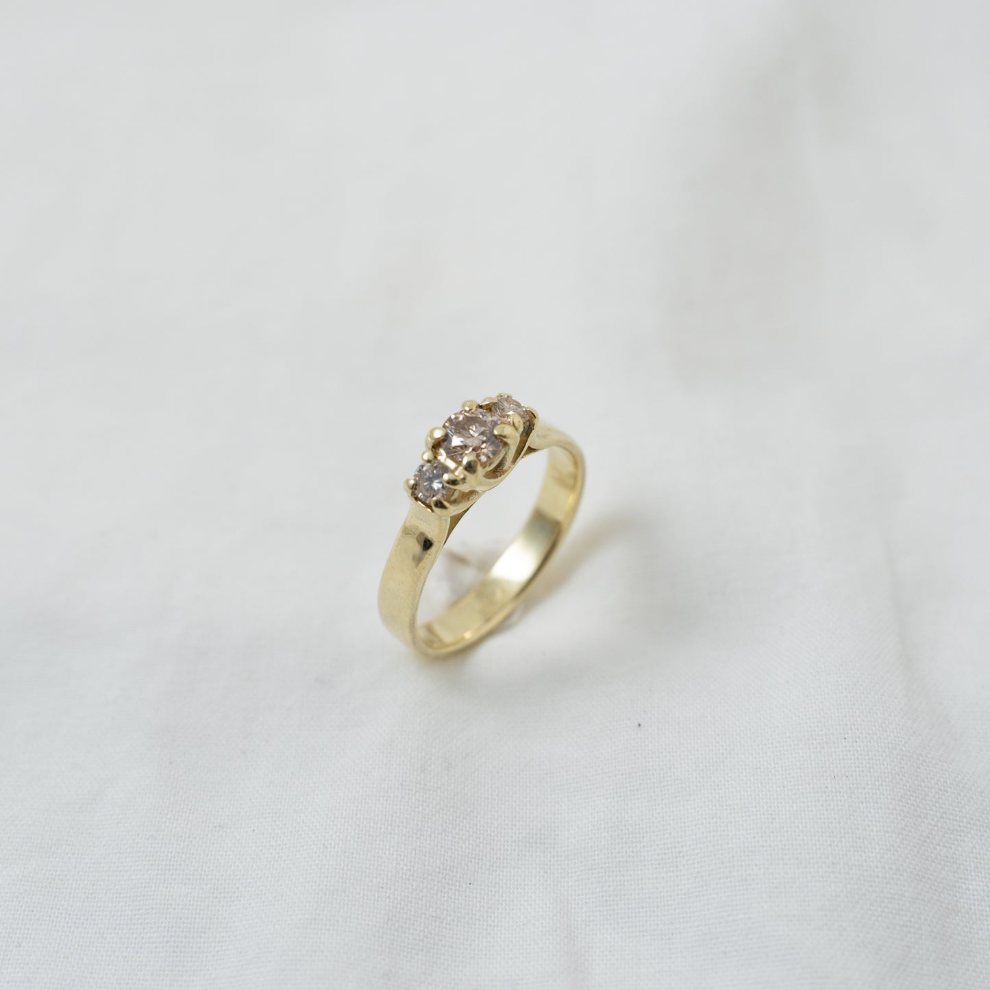 Gold trellis diamond wedding ring