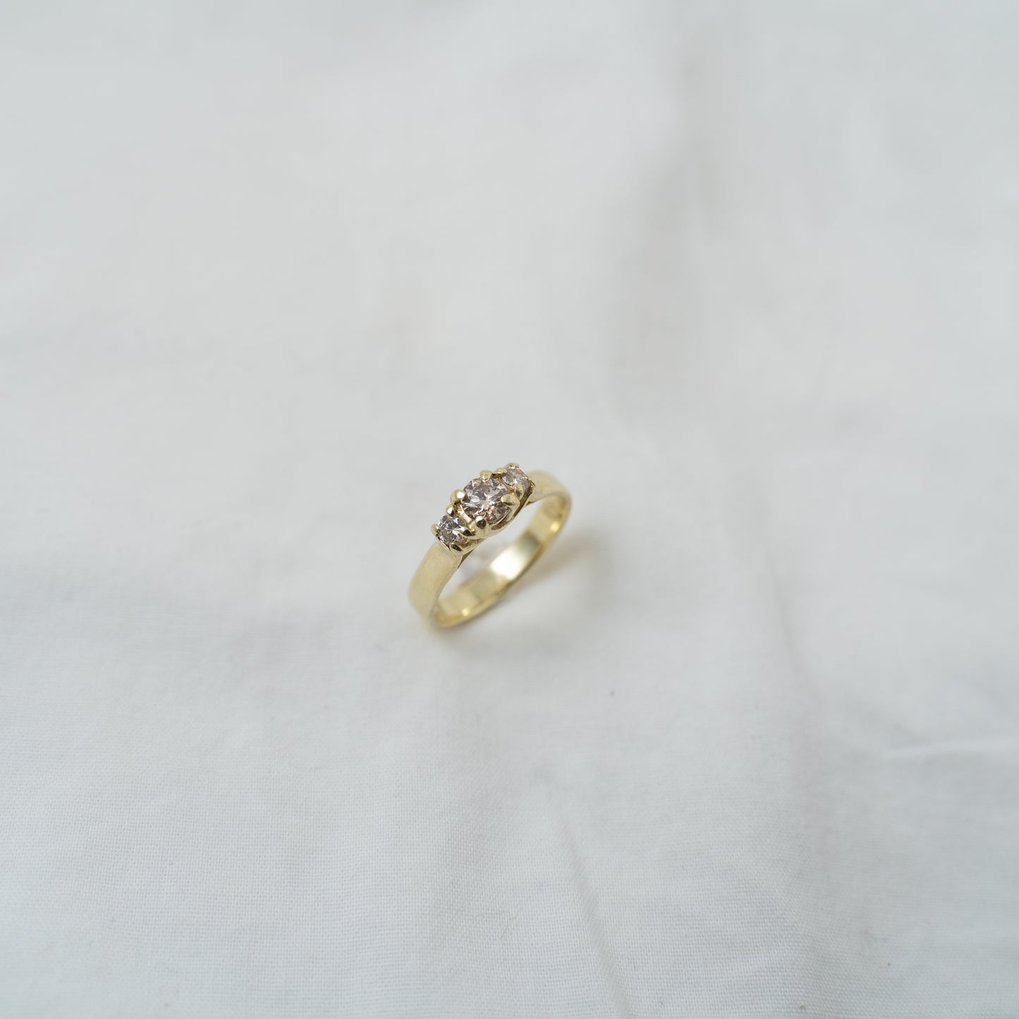 Gold trellis diamond wedding ring