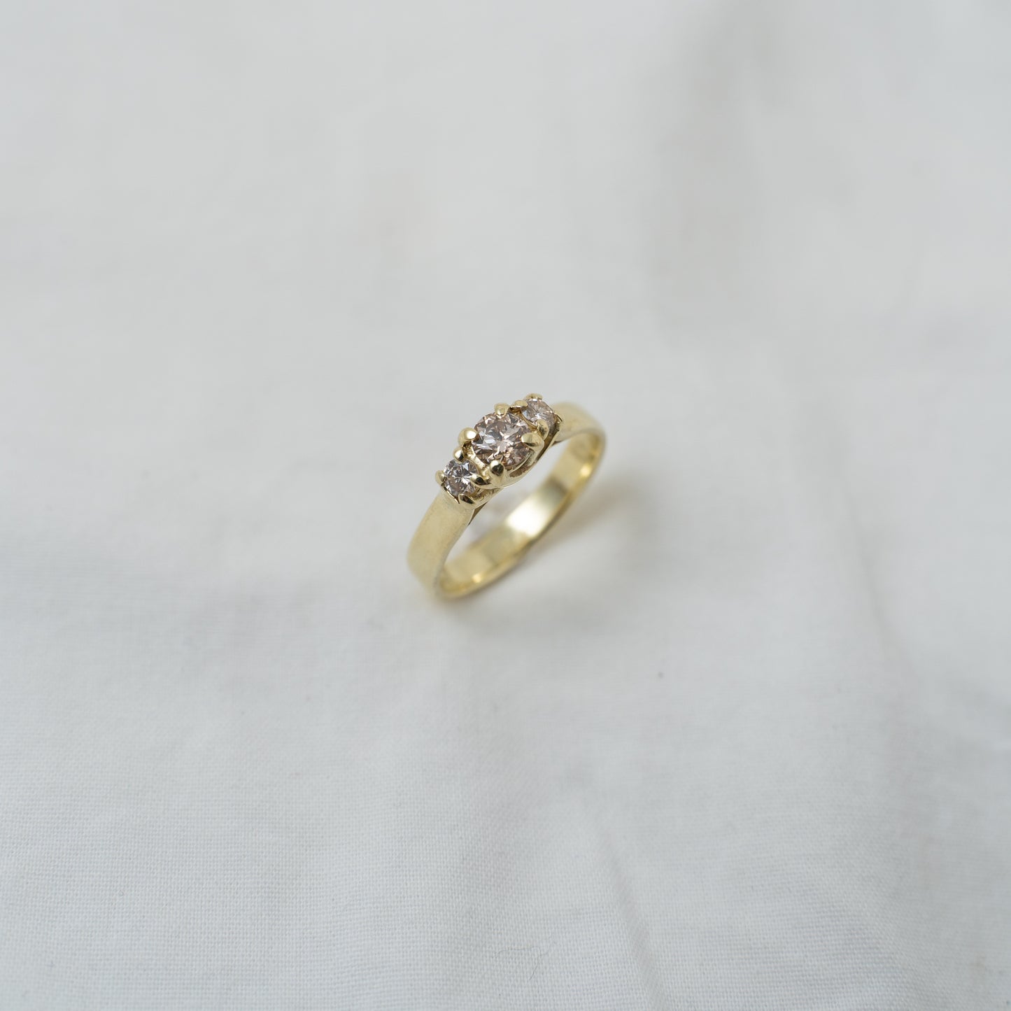 Gold trellis diamond wedding ring