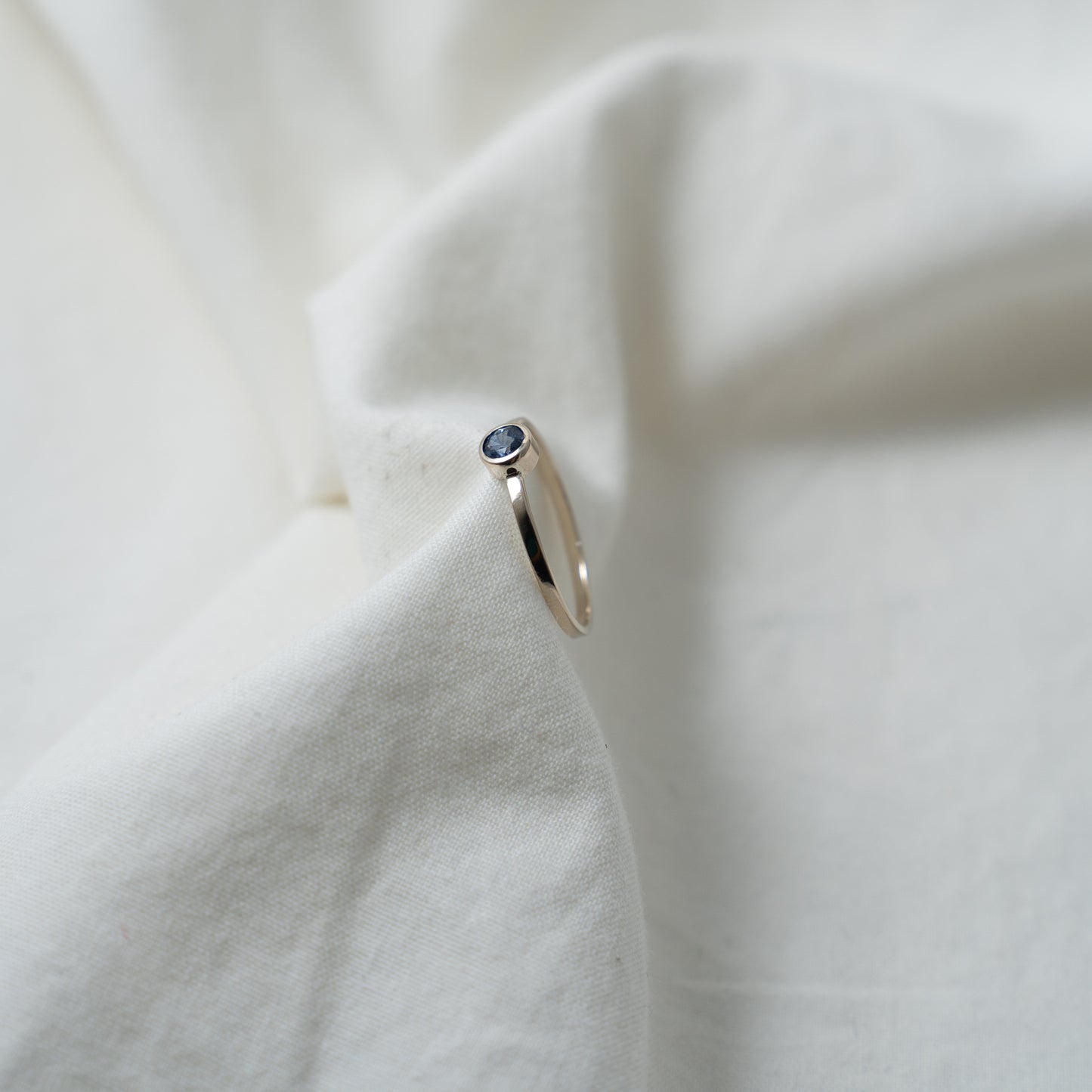 Lani-Kai | White gold sapphire ring