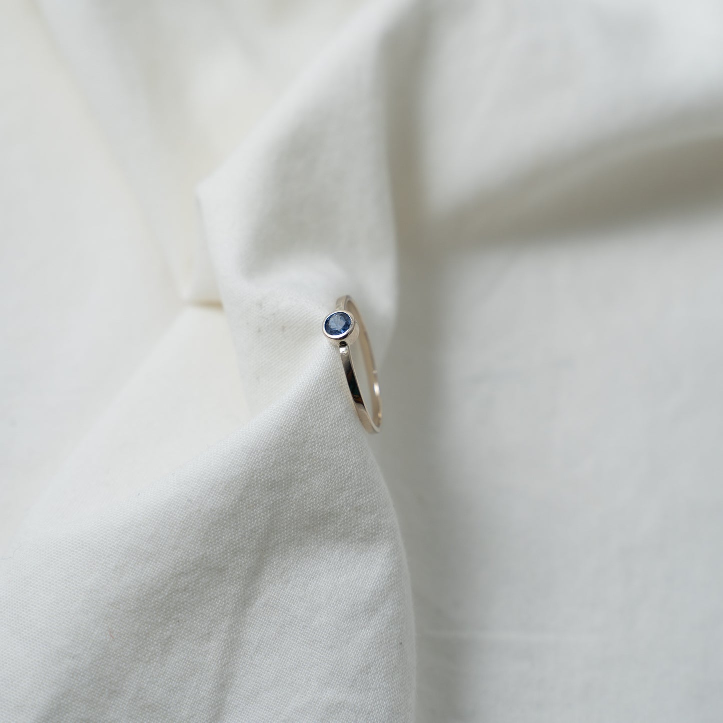 Lani-Kai | White gold sapphire ring