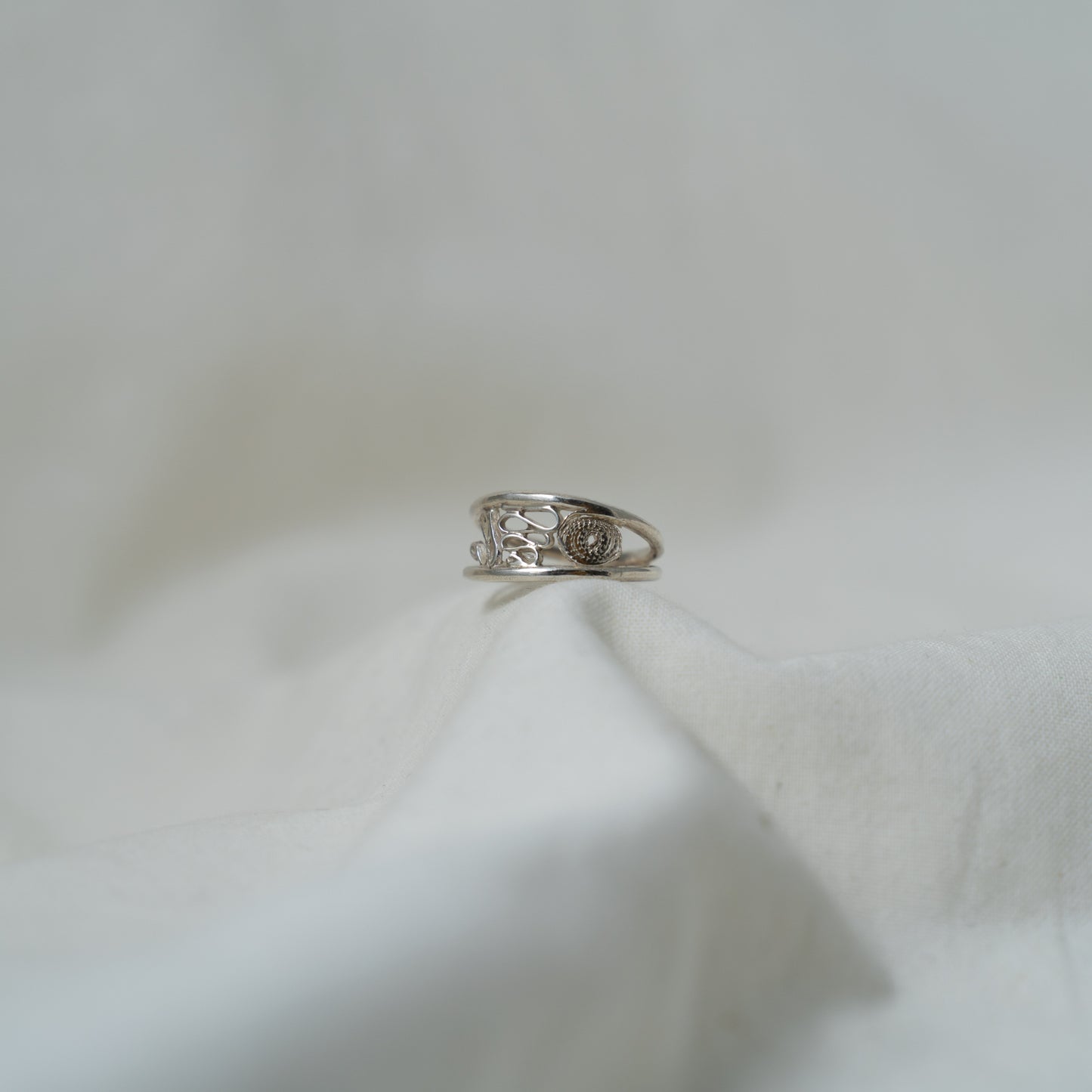 Small filigree silver ring