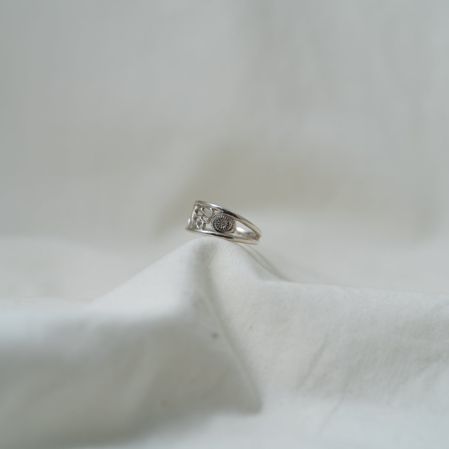 Small filigree silver ring