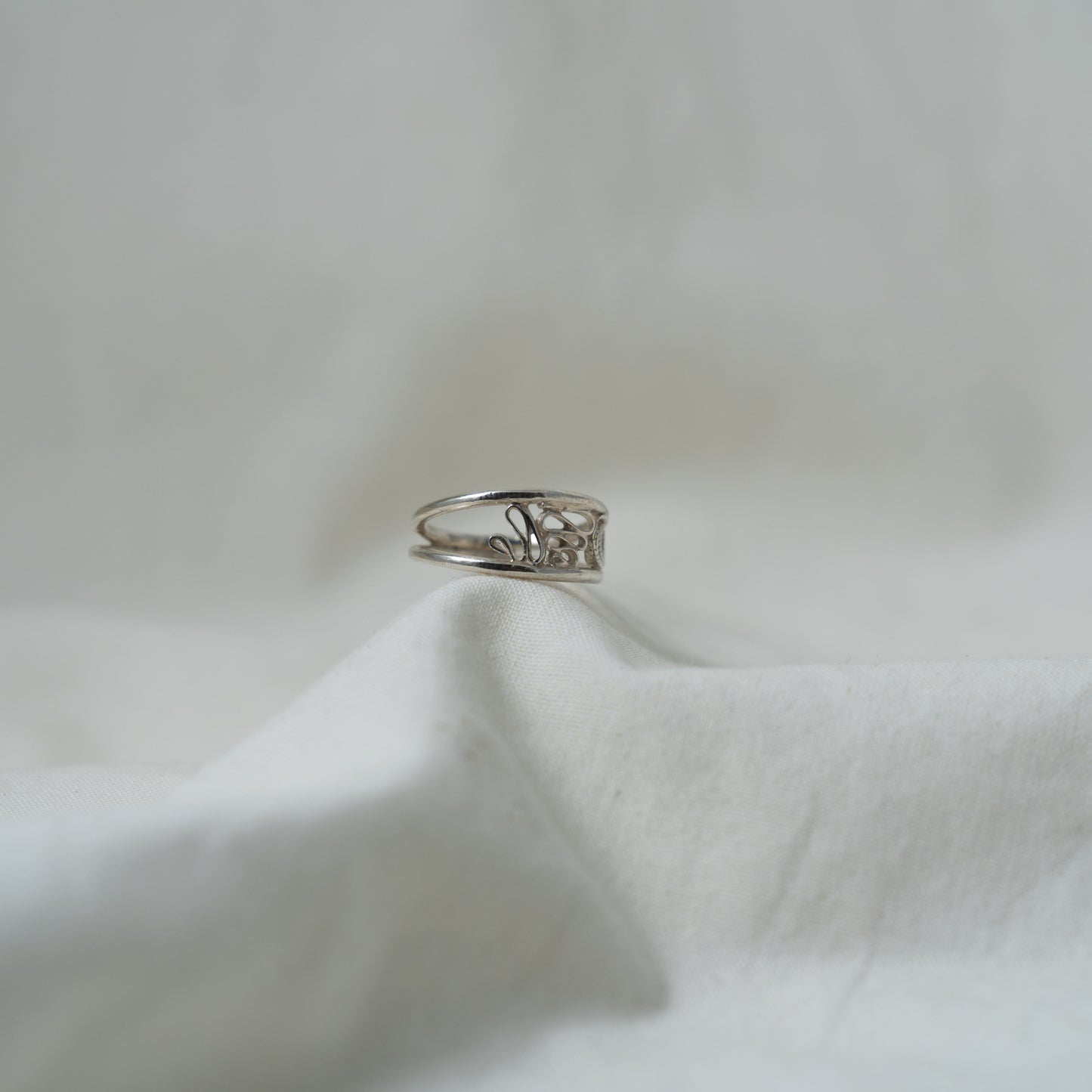 Small filigree silver ring
