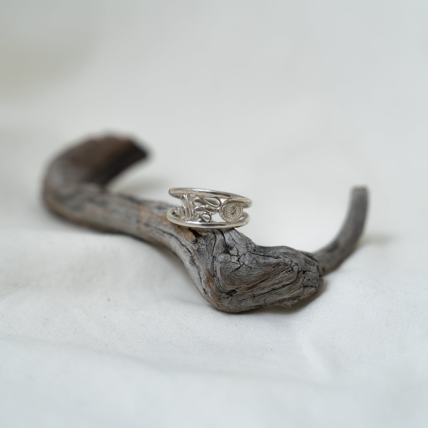 Small filigree silver ring