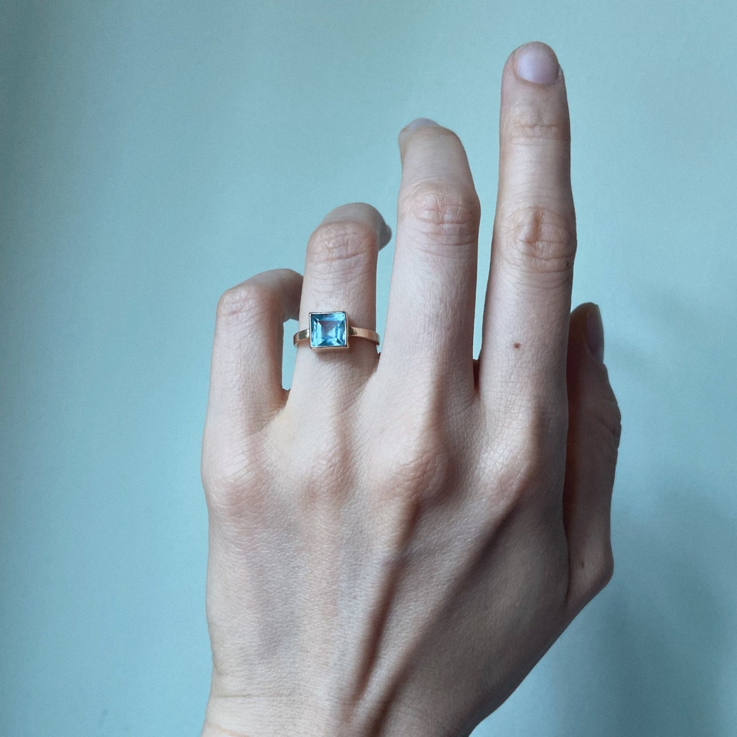 Indigo | 14kgold, carre cut, aquamarine ring