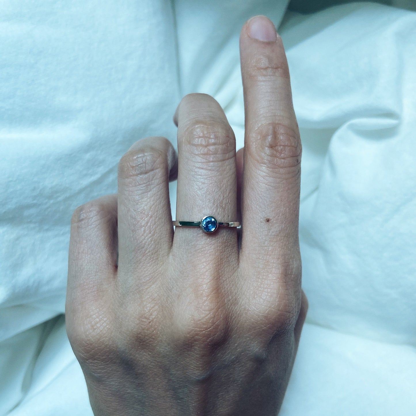 Lani-Kai | White gold sapphire ring