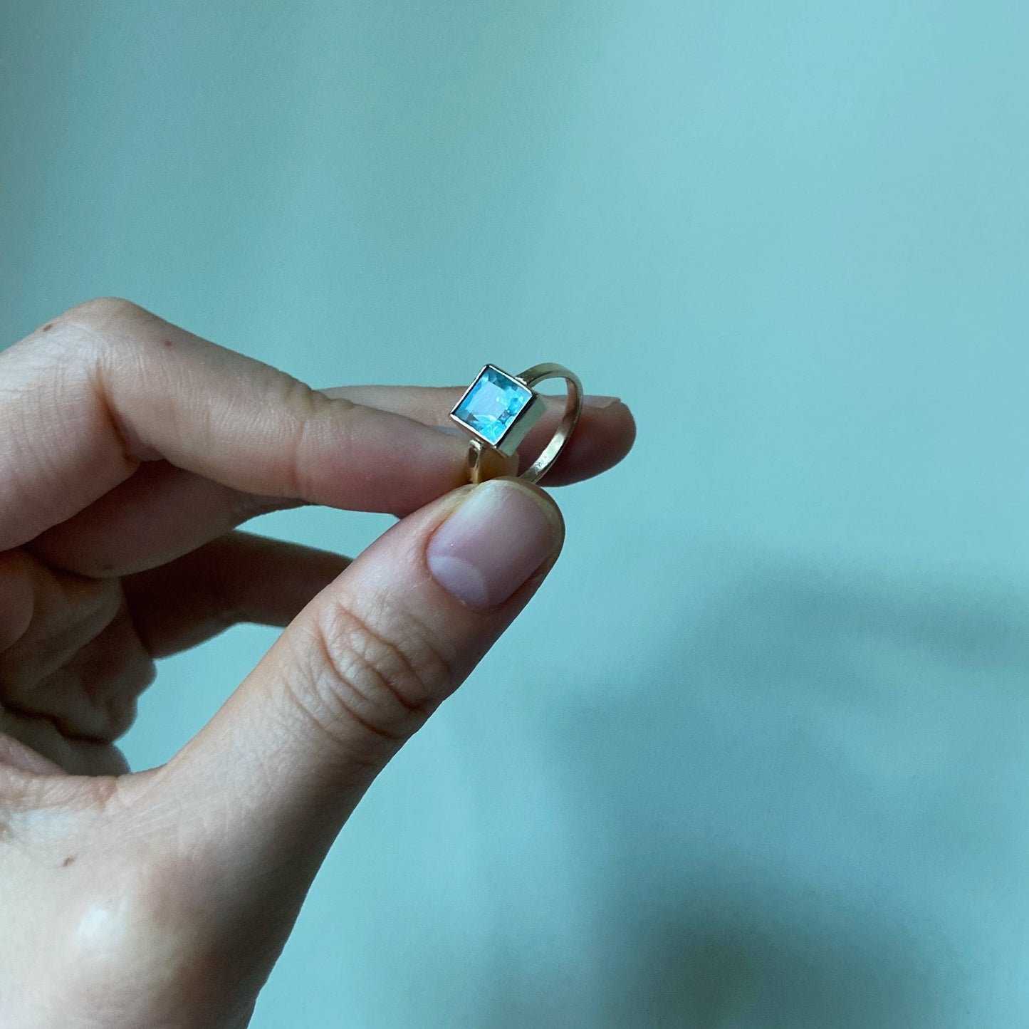 Indigo | 14kgold, carre cut, aquamarine ring