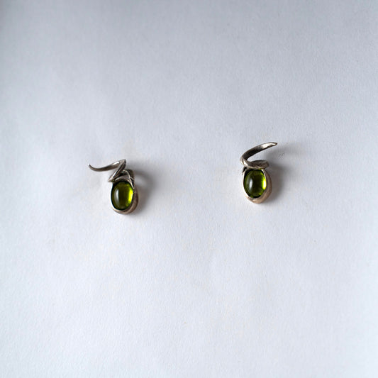 Handmade Animal Horn Sterling Silver Studs with Peridot – Gunmetal Finish