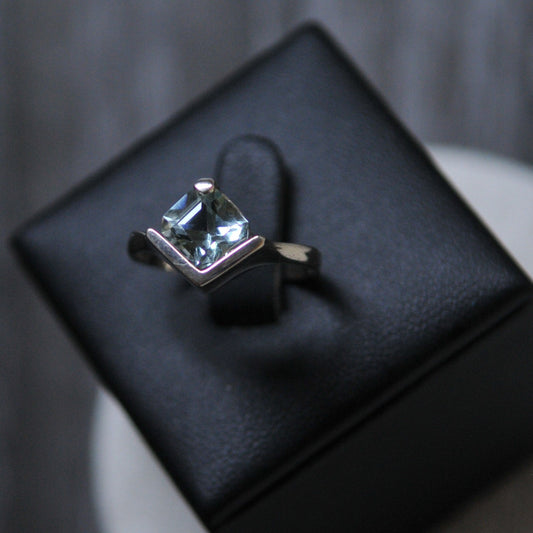 white gold aquamarine ring